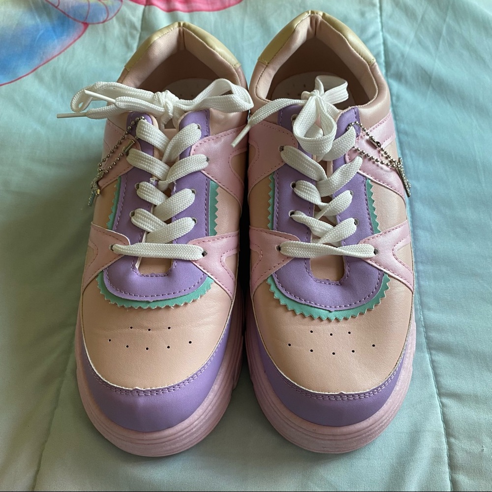 Koi Footwear Kawaii Platform Trainers sneakers pastel colors NWOT
